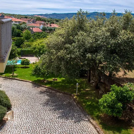 Recanto Transmontano לינה וארוחת בוקר מסדו דה קבליירוס