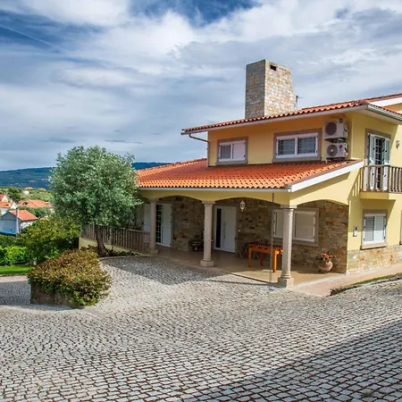 לינה וארוחת בוקר Recanto Transmontano מסדו דה קבליירוס